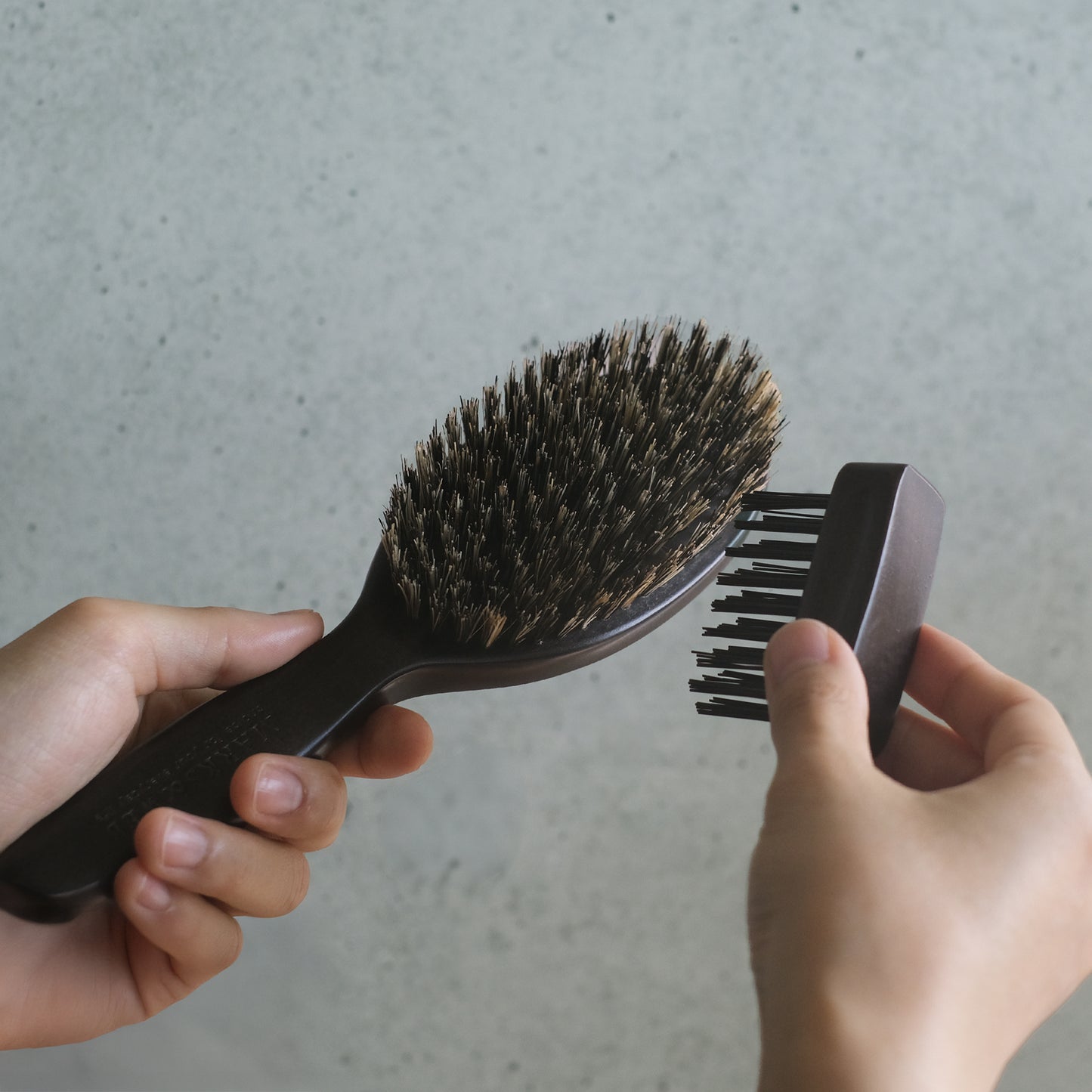 ヘアブラシクリーナー