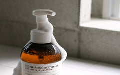 きめ細かい泡でやさしく洗い上げる<br>「フォーミングボディウォッシュ」