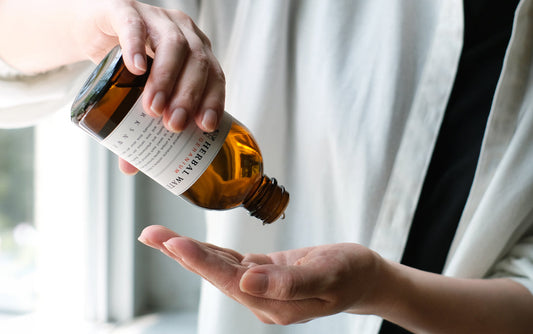 すこやかな肌の土台をつくる化粧水<br>リニューアルした「ハーバルウォーター」