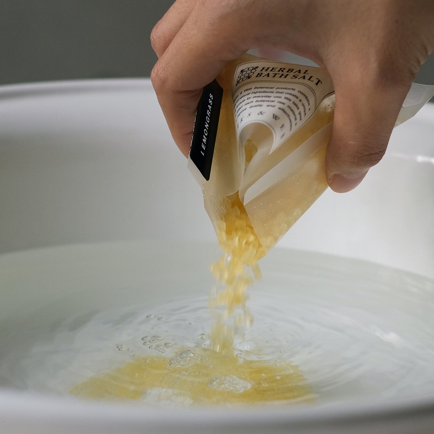 季節限定「レモングラス」スクラブ・入浴料ポーチセット NGSC773